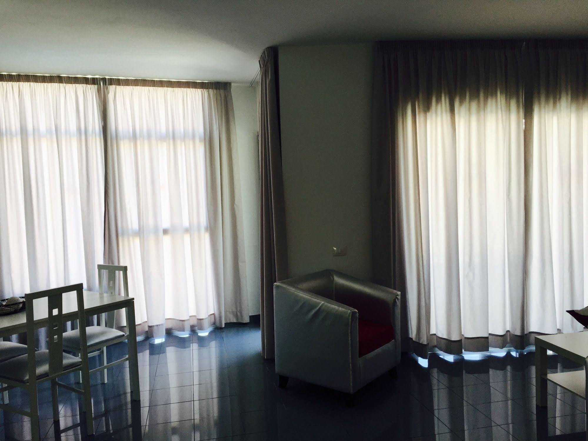 Apartamentos Miami Sun เปอร์โตริโก ภายนอก รูปภาพ